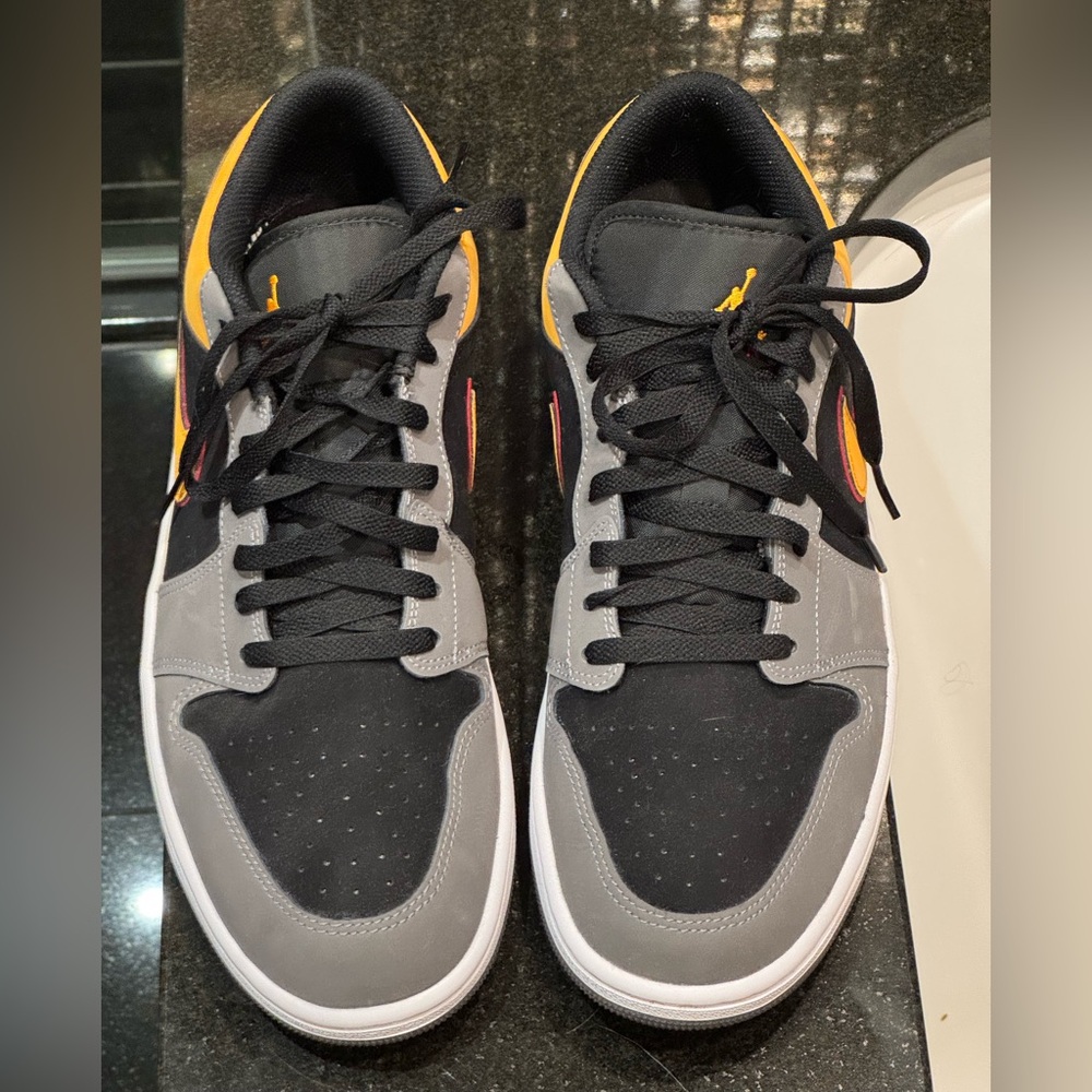 Nike Men's Black, Gray & Yellow Low-Top Sneakers